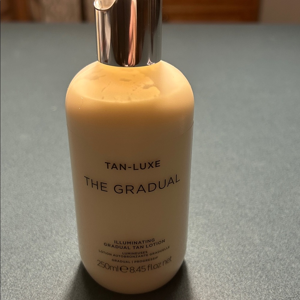 Tan-Luxe The Gradual Tan Lotion NEW retail $38 - Picture 2 of 3